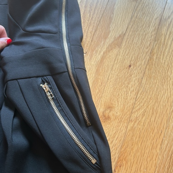 Elliatt black jumpsuit with gold zippers - Picture 5 of 6